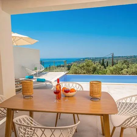 Straw By Villa Mousata